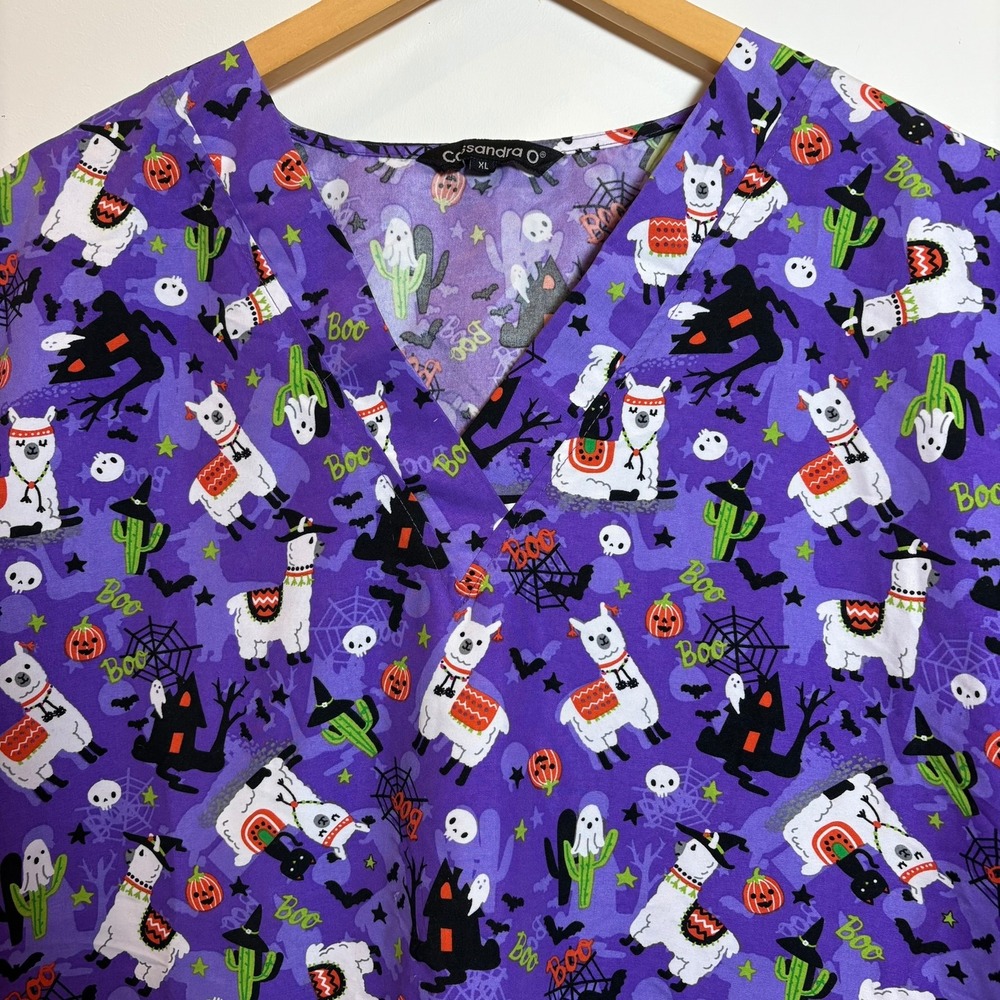 Cassandra O XL Halloween Scrub Top‎ Purple Llama Ghost Pumpkin Nurse Shirt